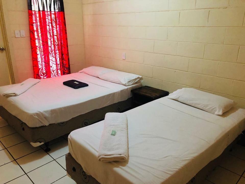 Transit Motel Мулифануа Экстерьер фото