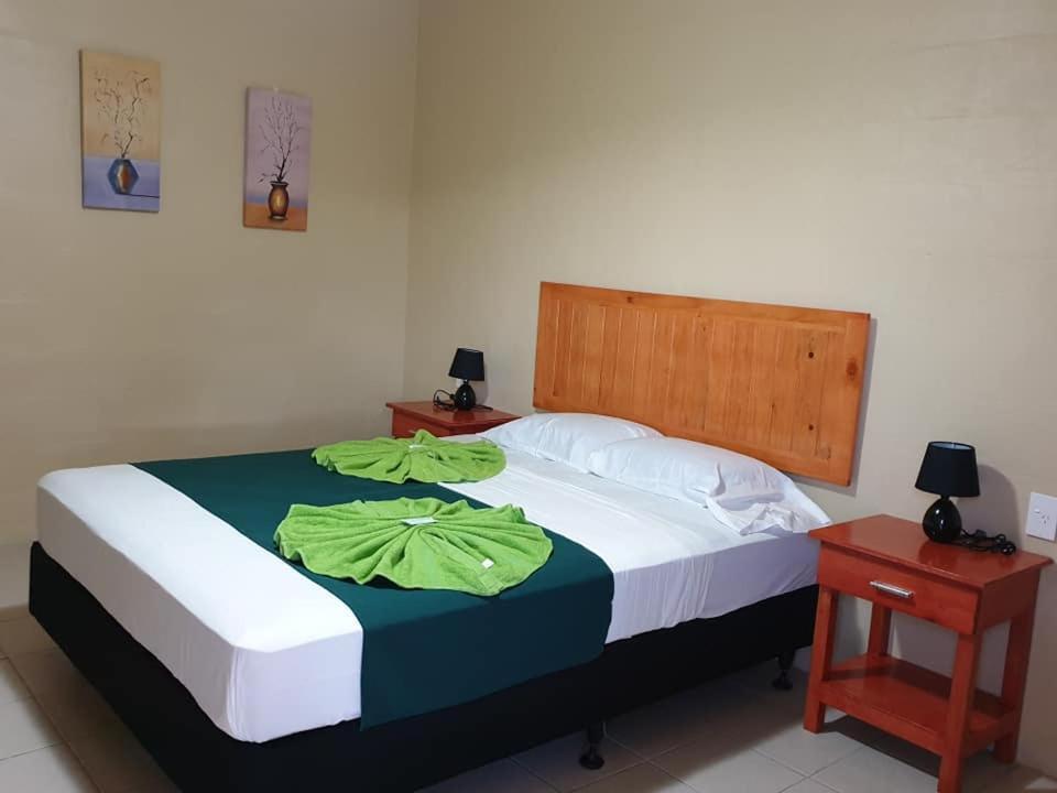 Transit Motel Мулифануа Экстерьер фото